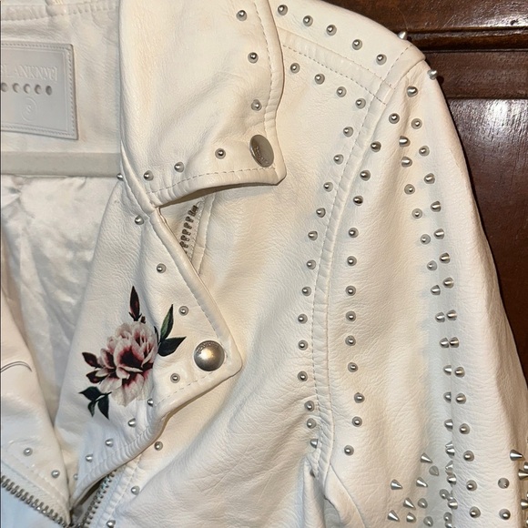 BLANK NYC Stud Floral Moto Faux Leather Jacket Full Bloom White - Picture 11 of 15